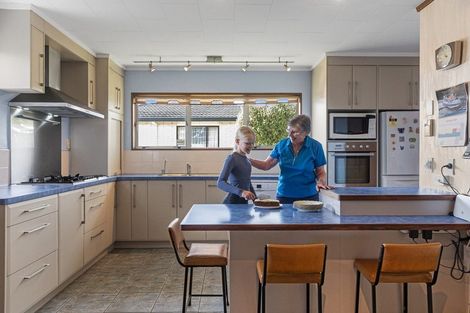 Photo of property in 2 Townhead Crescent, Bethlehem, Tauranga, 3110