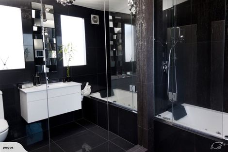 Photo of property in 1/185 Lake Road, Belmont, Auckland, 0622