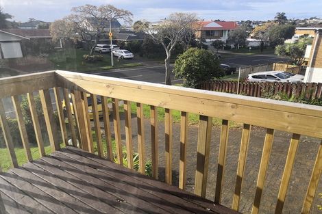 Photo of property in 18 Prince Regent Drive, Half Moon Bay, Auckland, 2012
