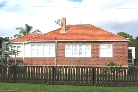 Photo of property in 23 Blacklock Avenue, Henderson, Auckland, 0612