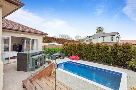 Photo of property in 8 Stonedge Lane, Rosedale, Auckland, 0632