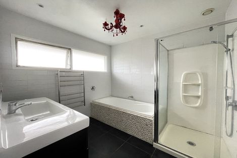 Photo of property in 1/64 Aberdeen Road, Campbells Bay, Auckland, 0620