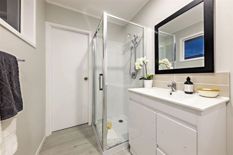 Photo of property in 21 Leaver Place, Weymouth, Auckland, 2103