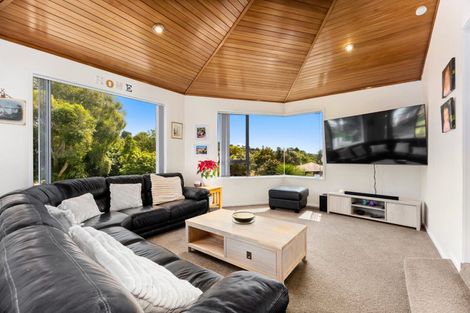 Photo of property in 44 Bayside Drive, Browns Bay, Auckland, 0630