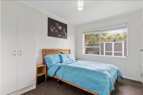 Photo of property in 2/7 Frank Evans Place, Henderson, Auckland, 0610