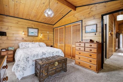 Photo of property in 222 Whangaparaoa Road, Red Beach, 0932