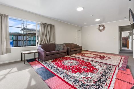 Photo of property in 127 Shifnal Drive, Randwick Park, Auckland, 2105
