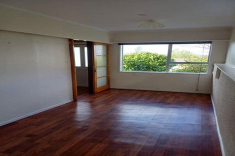 Photo of property in 13 Hatherlow Street, Glenfield, Auckland, 0629
