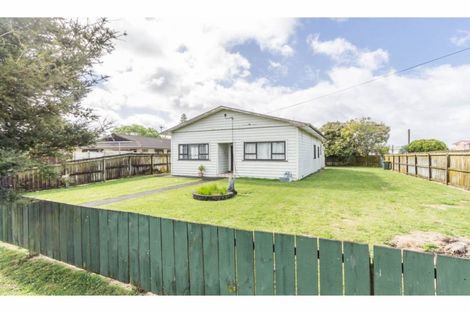 Photo of property in 22 West Coast Road, Glen Eden, Auckland, 0602