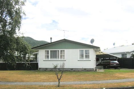 Photo of property in 7 Kentucky Street, Totara Park, Upper Hutt, 5018