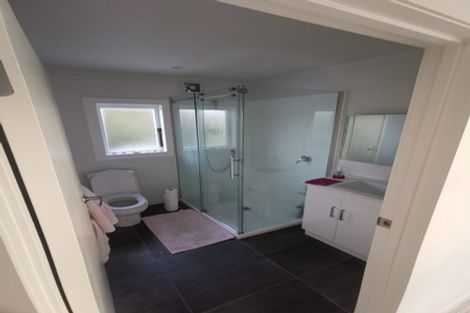 Photo of property in 12 Tindalls Bay Road, Tindalls Beach, Whangaparaoa, 0930