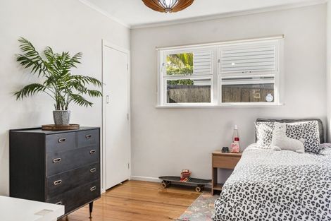 Photo of property in 10 Patons Road, Howick, Auckland, 2014