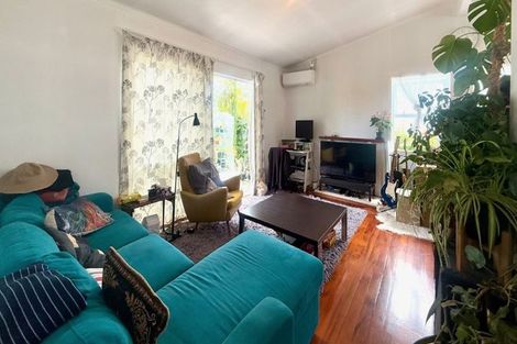 Photo of property in 1/41 Aeroview Drive, Beach Haven, Auckland, 0626