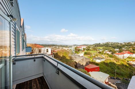 Photo of property in 93a Kelburn Parade, Kelburn, Wellington, 6012