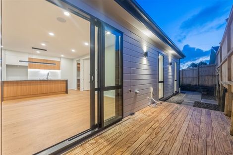 Photo of property in 20 Lewis Younie Road, Kumeu, 0810
