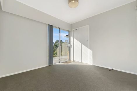 Photo of property in 52 Cyclarama Crescent, Massey, Auckland, 0614