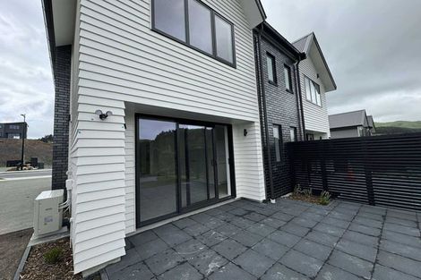 Photo of property in 38 Turtleback Avenue, Whitby, 5024