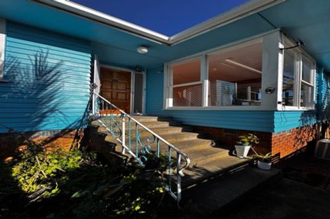 Photo of property in 75 Avonleigh Road, Green Bay, Auckland, 0604