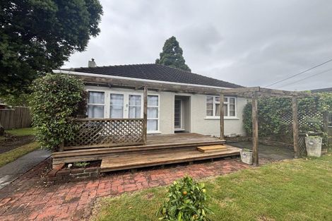 Photo of property in 17 Wallath Road, Westown, New Plymouth, 4310