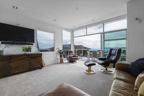 Photo of property in 2/5 Beach Street, Fitzroy, New Plymouth, 4312