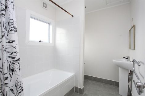 Photo of property in 139 Bucklands Beach Road, Bucklands Beach, Auckland, 2012