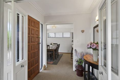 Photo of property in 11a Longview Drive, Merrilands, New Plymouth, 4312