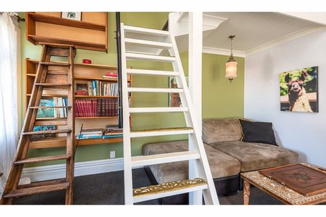 Photo of property in 32 Godley Quay, Lyttelton, 8082