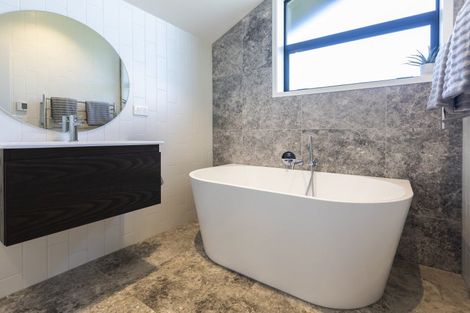 Photo of property in 293 Cannon Hill Crescent, Mount Pleasant, Christchurch, 8081