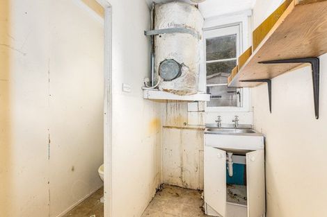 Photo of property in 74 Victoria Street, Petone, Lower Hutt, 5012