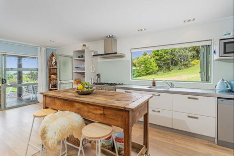 Photo of property in 556 Boat Harbour Road, Whenuakite, Whitianga, 3591