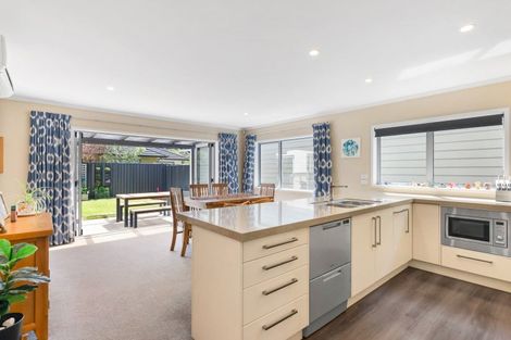 Photo of property in 1 Chalfont Road, Silverstream, Upper Hutt, 5019