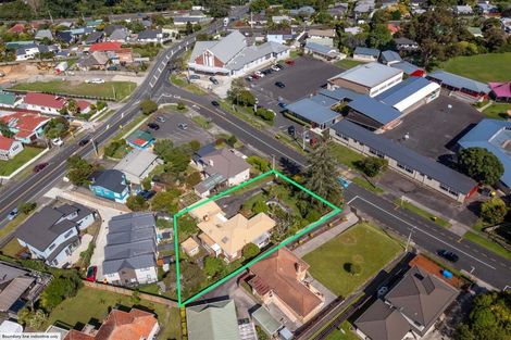 Photo of property in 3 Lavelle Road, Henderson, Auckland, 0612