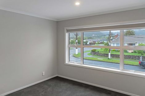 Photo of property in 2b Delaney Drive, Stokes Valley, Lower Hutt, 5019