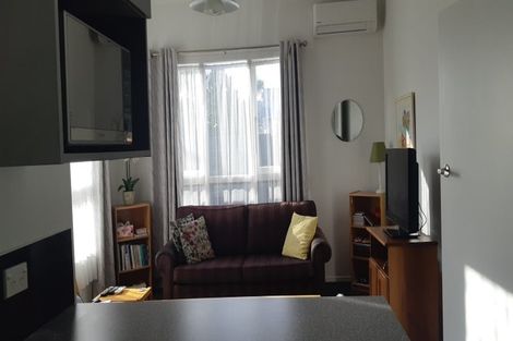 Photo of property in 390-392 Jackson Street, Petone, Lower Hutt, 5012