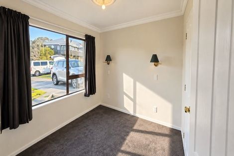 Photo of property in 2 Eclipse Lane, Whitby, Porirua, 5024
