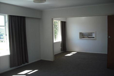 Photo of property in 19a Huntingdon Street, Northland, Wellington, 6012