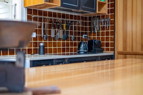 Photo of property in 9 Robertson Street, Russell, 0202