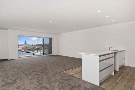 Photo of property in 80c Market Place, Papamoa Beach, Papamoa, 3118