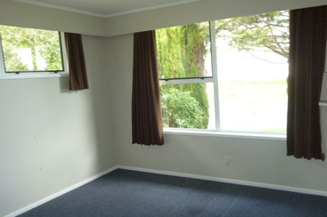 Photo of property in 33 Larchmont Grove, Totara Park, Upper Hutt, 5018