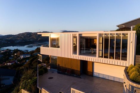 Photo of property in 10 Seascape View, Paremata, Porirua, 5024