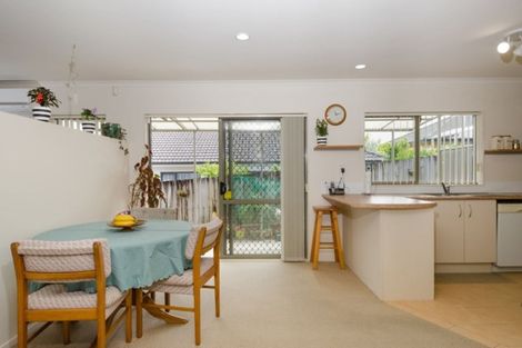 Photo of property in 22 Carnelian Court, Westgate, Auckland, 0614