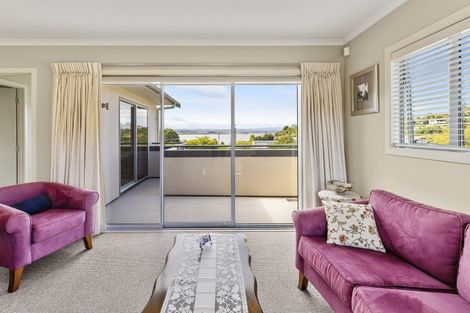 Photo of property in 19 Kinder Street, Acacia Bay, Taupo, 3330