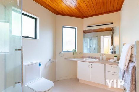 Photo of property in 10 Longmont Terrace, Churton Park, Wellington, 6037