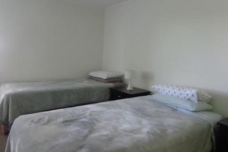 Photo of property in 18 Marina View Drive, West Harbour, Auckland, 0618