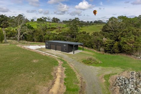 Photo of property in 22 Houkura Place, Taupaki, Henderson, 0782