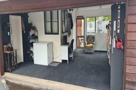 Photo of property in 2/224 Forrest Hill Road, Forrest Hill, Auckland, 0620