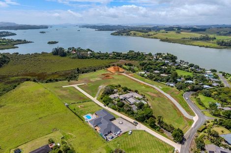 Photo of property in 77 Skudders Beach Road, Kerikeri, 0294