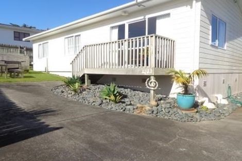 Photo of property in 1/11 Mona Vale, West Harbour, Auckland, 0618