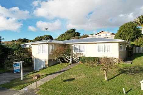 Photo of property in 3 Cleat Street, Whitby, Porirua, 5024