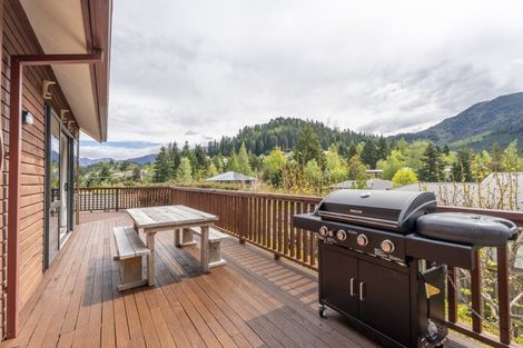 Photo of property in 10 Forest View Close, Hanmer Springs, 7334